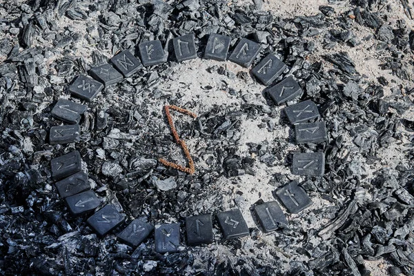 kül Falı Fal Falı Falcı Falcısı Falcılık Falcılar Falcıları Medyum Kül falı Medyumu Medyumları remil kehanet bakı bakıcı kahin bak Fal baktır bakan baktıran.jpg